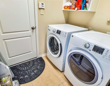 8807 Seguin Cove Lane - Photo Thumbnail 23
