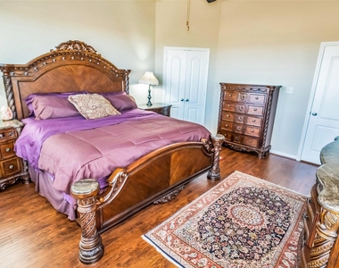8807 Seguin Cove Lane - Photo Thumbnail 15