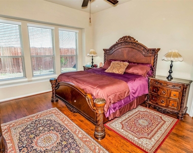 8807 Seguin Cove Lane - Photo Thumbnail 14