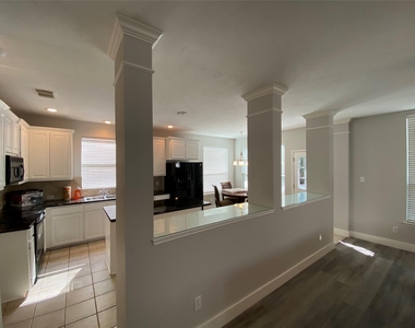 7 W Cottage Green Street - Photo Thumbnail 11