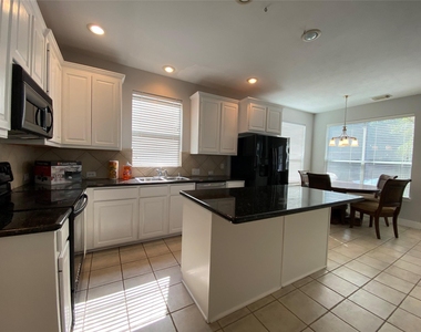 7 W Cottage Green Street - Photo Thumbnail 9