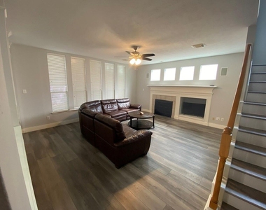 7 W Cottage Green Street - Photo Thumbnail 12
