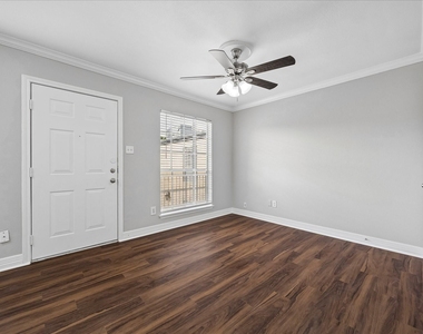 201 Emerson Street - Photo Thumbnail 2