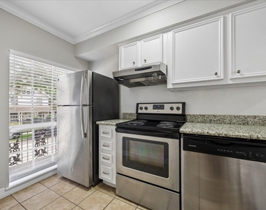 201 Emerson Street - Photo Thumbnail 7