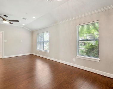 4023 Bayou Grove Drive - Photo Thumbnail 7