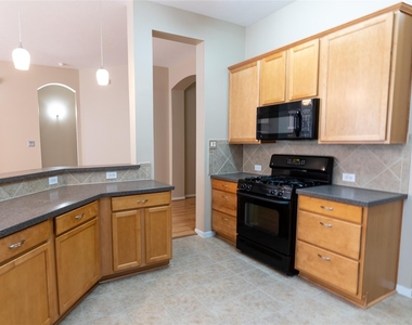16123 Hitching Post Court - Photo Thumbnail 9