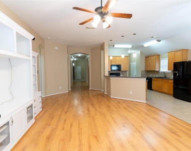 16123 Hitching Post Court - Photo Thumbnail 6