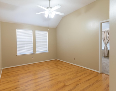 16123 Hitching Post Court - Photo Thumbnail 11