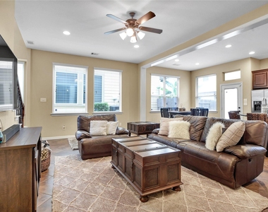 21 Cheswood Manor Drive - Photo Thumbnail 6