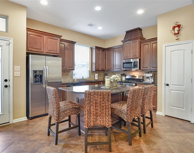 21 Cheswood Manor Drive - Photo Thumbnail 11