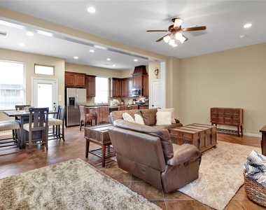 21 Cheswood Manor Drive - Photo Thumbnail 2