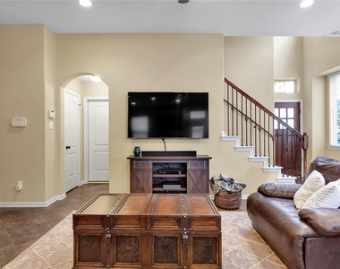 21 Cheswood Manor Drive - Photo Thumbnail 4