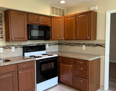 12900 Walden Road - Photo Thumbnail 11