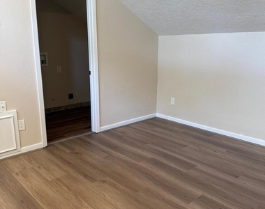 12900 Walden Road - Photo Thumbnail 13