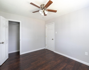 2501 Delano - Photo Thumbnail 8