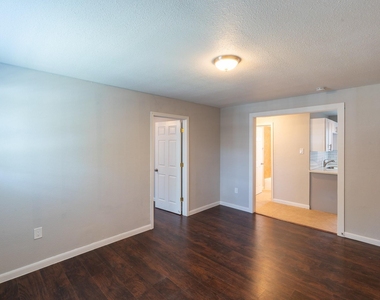2501 Delano - Photo Thumbnail 4