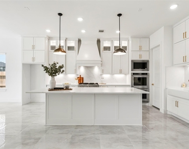 541 Sprigtail Drive - Photo Thumbnail 1