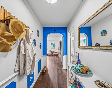 359 N Post Oak Lane - Photo Thumbnail 8