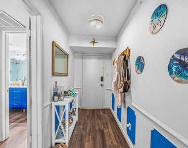 359 N Post Oak Lane - Photo Thumbnail 22