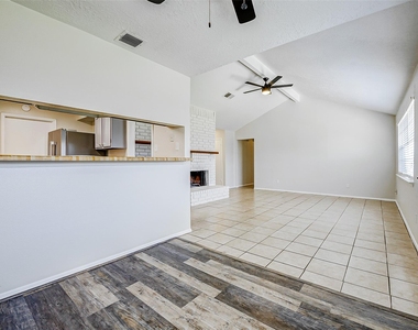 9842 Shell Rock Road - Photo Thumbnail 6