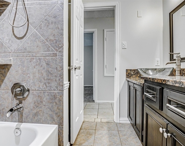 9842 Shell Rock Road - Photo Thumbnail 16