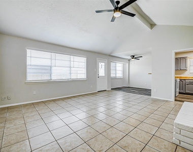 9842 Shell Rock Road - Photo Thumbnail 2