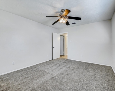 9842 Shell Rock Road - Photo Thumbnail 18