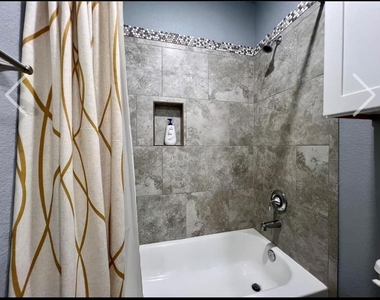 7925 Brandon St Street - Photo Thumbnail 5