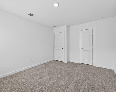 4215 Russet Elm Lane - Photo Thumbnail 32