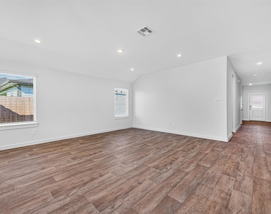 4215 Russet Elm Lane - Photo Thumbnail 15