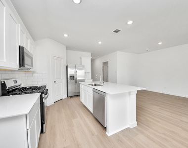 1238 Sandy Shore Ln - Photo Thumbnail 8