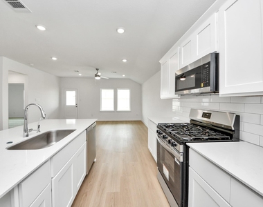 1238 Sandy Shore Ln - Photo Thumbnail 11