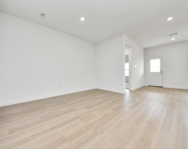 1238 Sandy Shore Ln - Photo Thumbnail 31