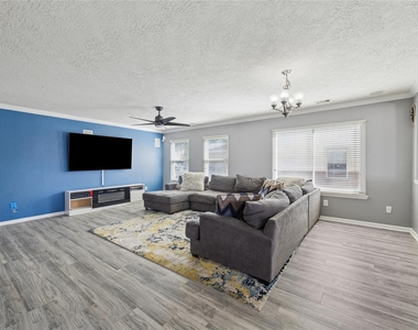 12223 Windsor Bay Court - Photo Thumbnail 4