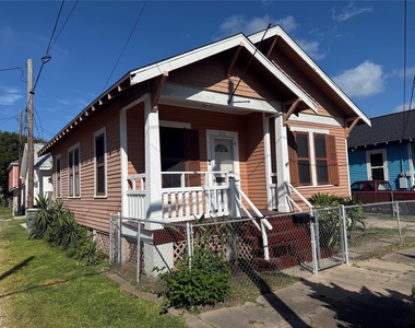 1916 26th Street - Photo Thumbnail 1