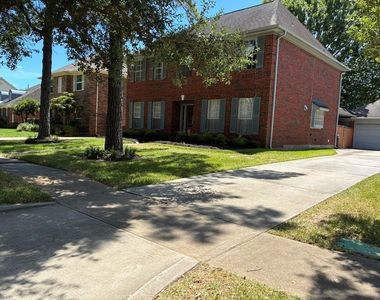 4635 Meadow Green Drive - Photo Thumbnail 3