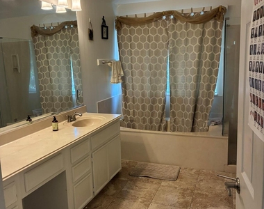 4635 Meadow Green Drive - Photo Thumbnail 17