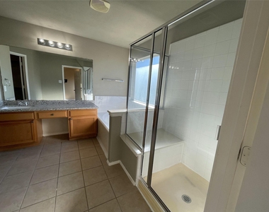 6119 Yorktown Meadow - Photo Thumbnail 10