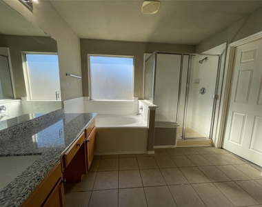 6119 Yorktown Meadow - Photo Thumbnail 11