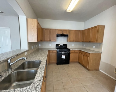 6119 Yorktown Meadow - Photo Thumbnail 2