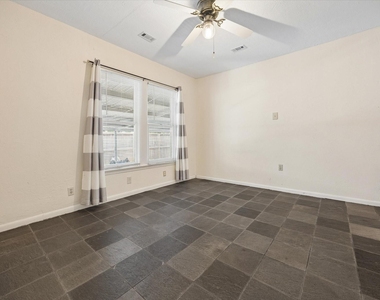 1120 E 7th 1/2 Street - Photo Thumbnail 11