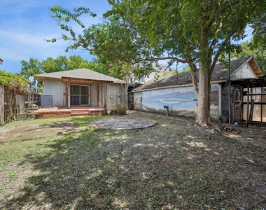 1120 E 7th 1/2 Street - Photo Thumbnail 16