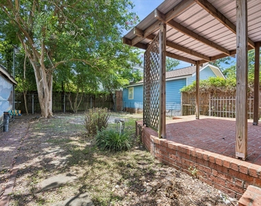 1120 E 7th 1/2 Street - Photo Thumbnail 17