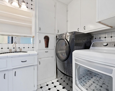 1120 E 7th 1/2 Street - Photo Thumbnail 18