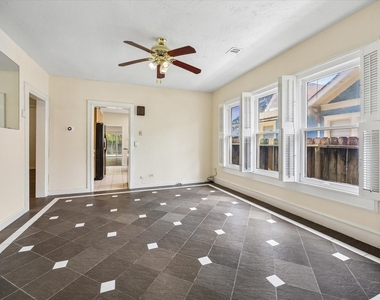 1120 E 7th 1/2 Street - Photo Thumbnail 6