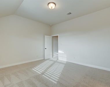 4006 Misty Waters Lane - Photo Thumbnail 32