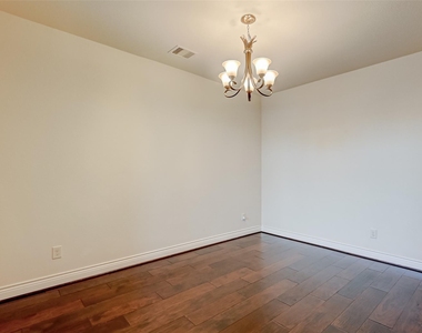 4006 Misty Waters Lane - Photo Thumbnail 6