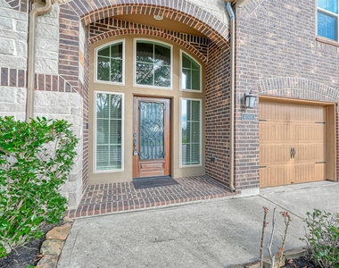 4006 Misty Waters Lane - Photo Thumbnail 2