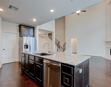 4006 Misty Waters Lane - Photo Thumbnail 14