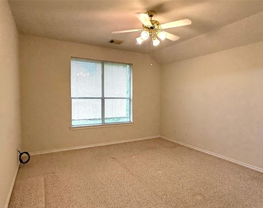 5610 Gaffney Lane - Photo Thumbnail 18